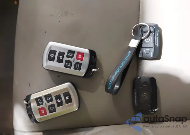 5TDYZ3DCXJS951884: 44040934