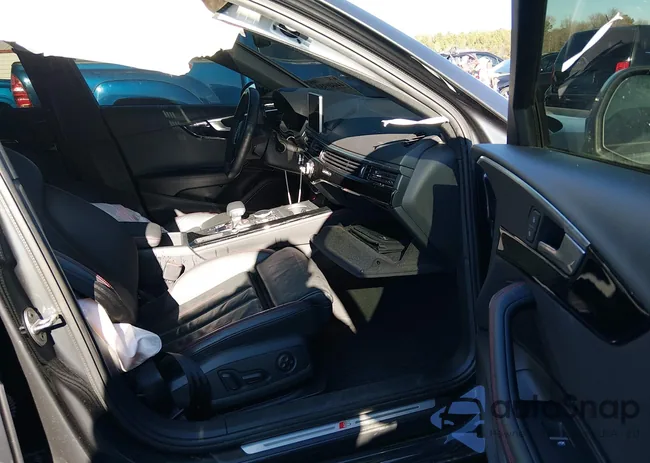 WAUENAF44JN006683: 44040950