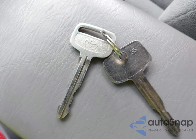 JTDBR32E042043353: 44040977