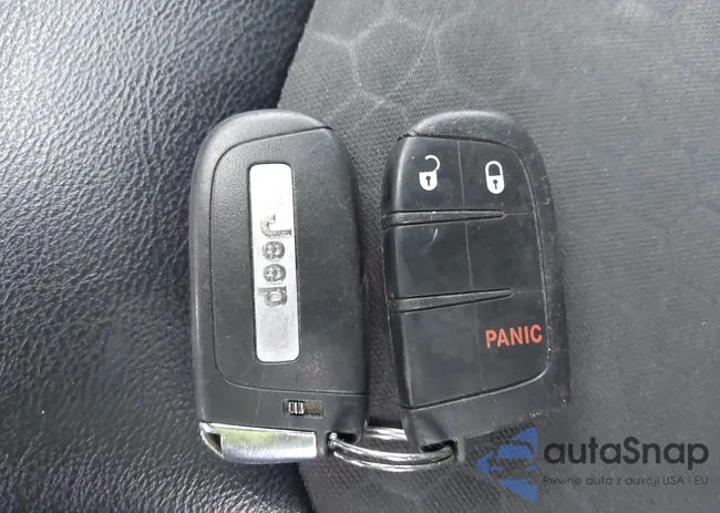 3C4NJDBB0JT100936: 44041027