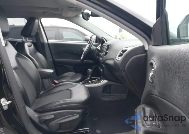 3C4NJDBB0JT100936: 44041027