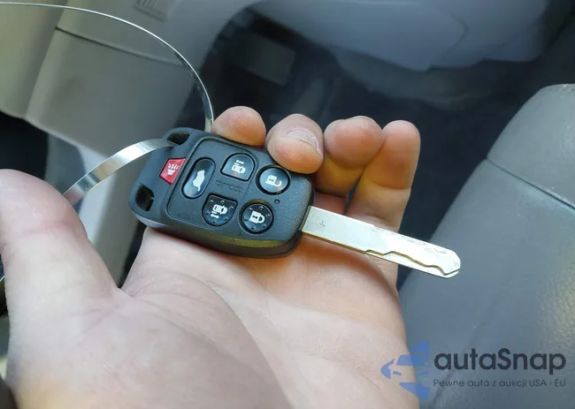 5FNRL5H64CB109040: 44041111