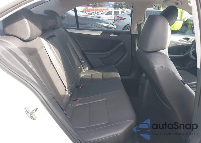 3VWLL7AJ6CM375961: 44041206