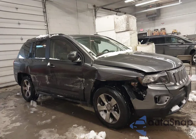 1C4NJDEB8HD193359: 44041213