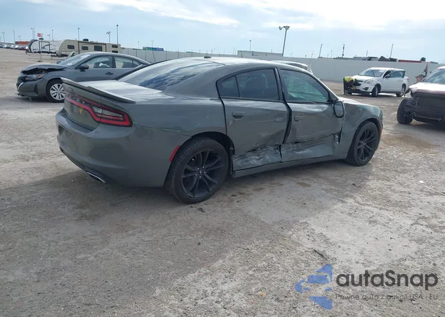 2C3CDXBG8JH312623: 44040524