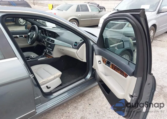 WDDGF4HB3CR213010: 44041706