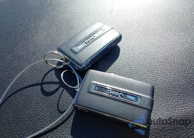 1C4RJGAG4N8600568: 44041713