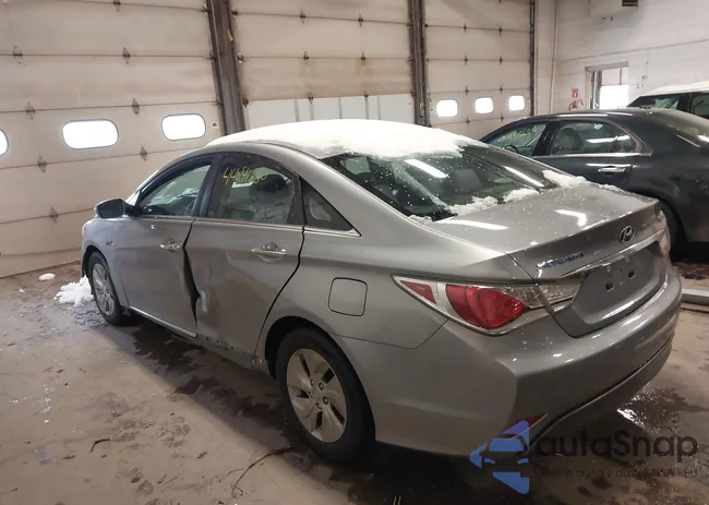 KMHEC4A47FA131124: 44041850