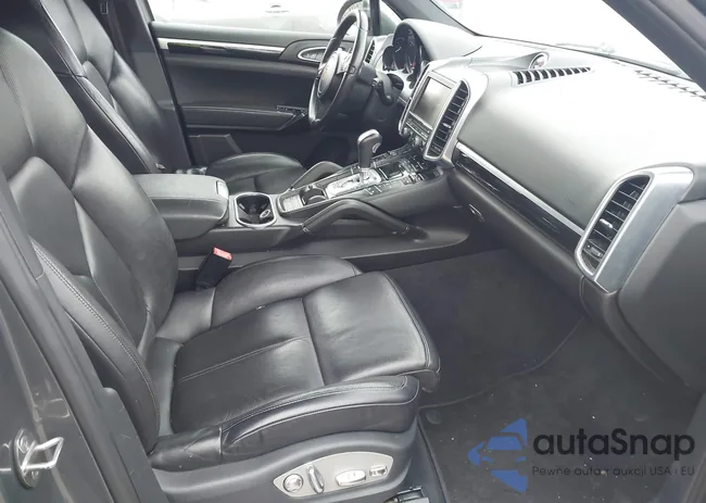 WP1AA2A23CLA03926: 44041960