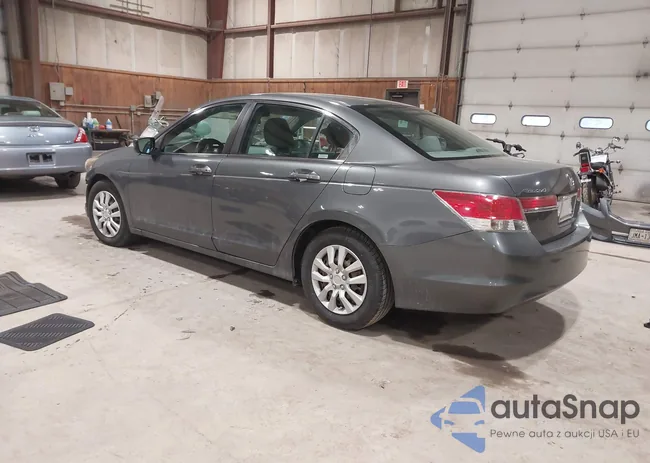 1HGCP2F38CA178034: 44042001