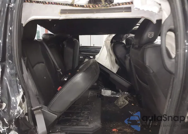 3C6TR5EJ1HG692768: 44041353