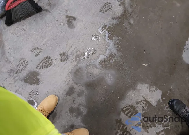 3C6TR5EJ1HG692768: 44041353