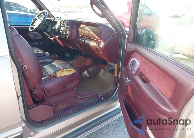 1GNEC13R3XJ464697: 44041592