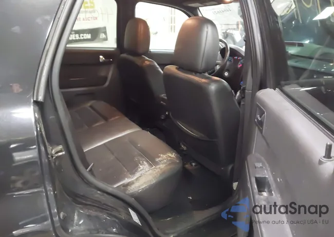 1FMCU9E70BKB15079: 44041621