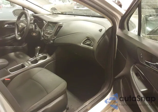 1G1BE5SM6J7217853: 44042652