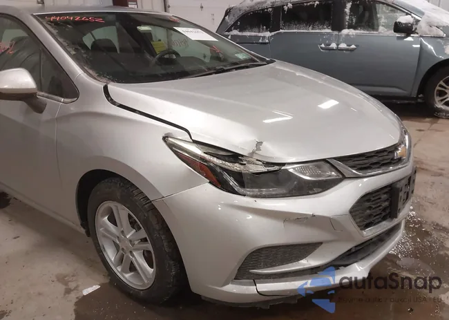 1G1BE5SM6J7217853: 44042652