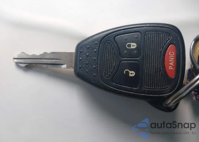 1C4NJDBB1HD106857: 44042669