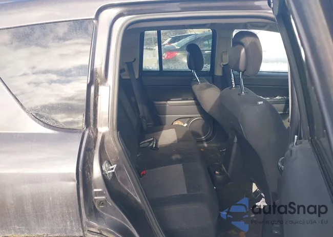 1C4NJDBB1HD106857: 44042669