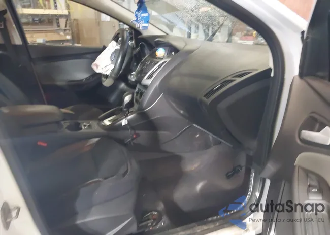 1FADP3F22EL453040: 44042717