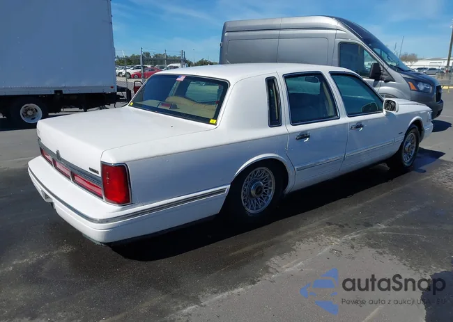 1LNLM81W8TY697938: 44042928