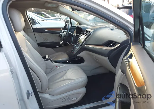 5LMCJ2D99HUL04925: 44043220