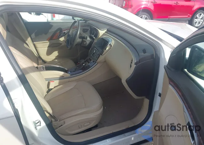 1G4GD5E38CF229865: 44042333