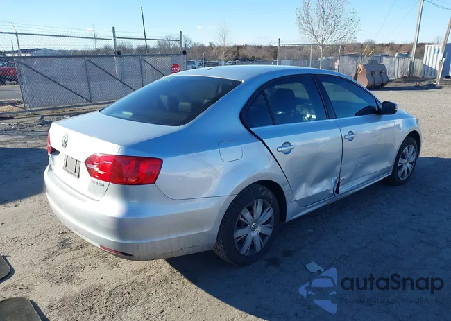 3VWDP7AJ5DM396228: 44042416