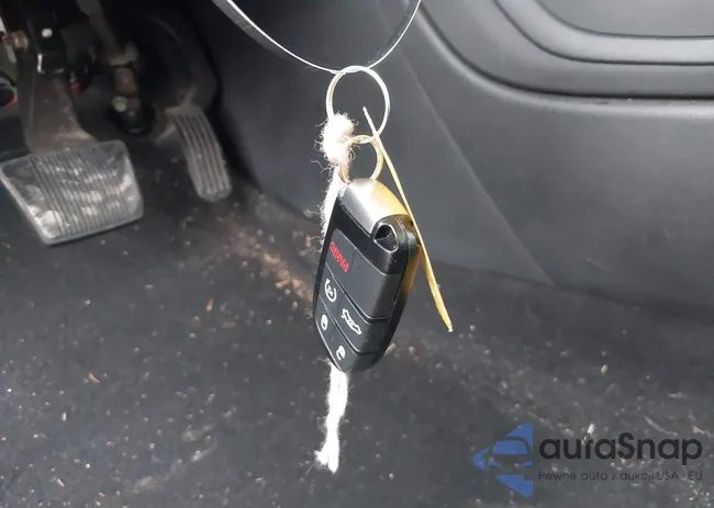 1C3CDFCBXGD728384: 44043702