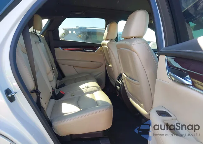 1GYKNBRS1HZ241996: 44043897