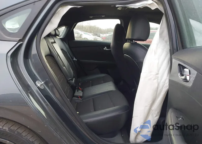 3KPF34AD3ME281346: 44043988