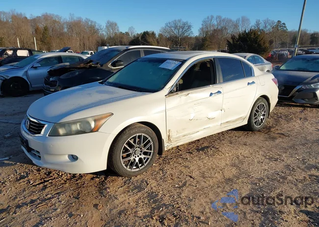 1HGCP36868A083108: 44043282