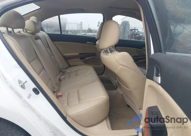 1HGCP3F81CA000029: 44043413