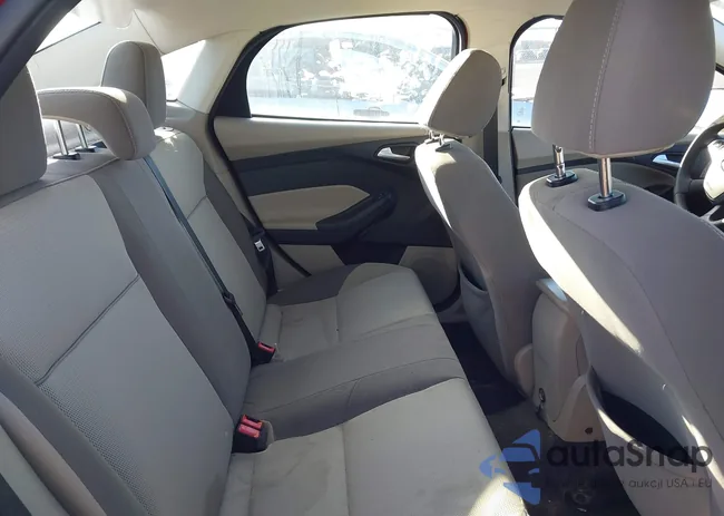 1FADP3F22EL121843: 44044765