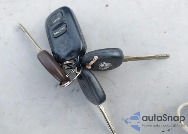 1NXBR32E66Z589951: 44044828