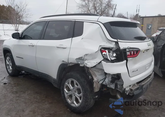 3C4NJDBN5RT103711: 44045073