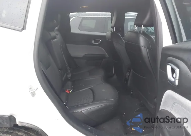 3C4NJDBN5RT103711: 44045073