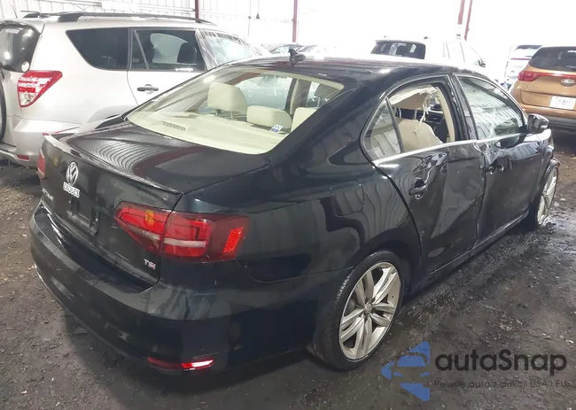 3VWDB7AJ8HM208211: 44045175