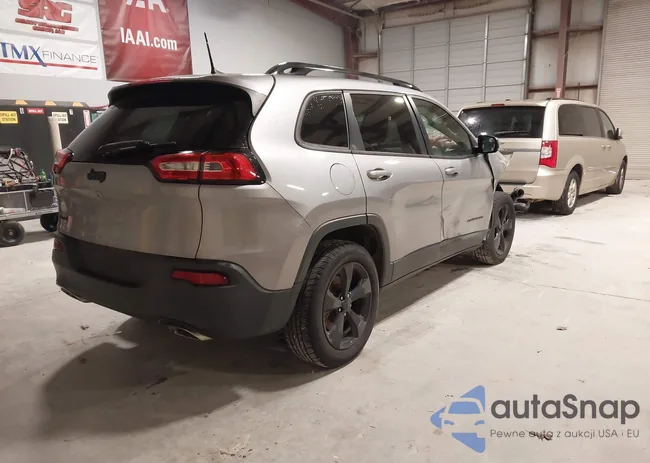 1C4PJMDS8HW620568: 44044315