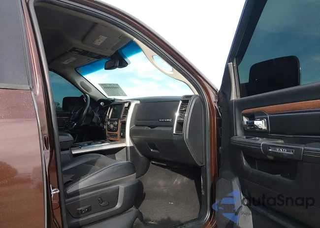 3C6UR5NL6EG175080: 44044448