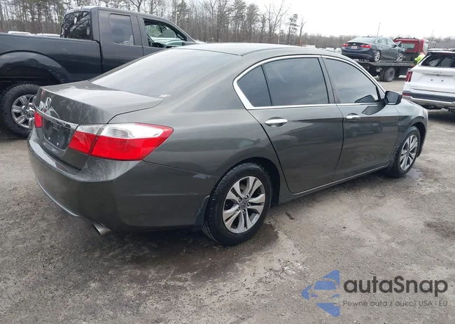 1HGCR2F30FA031625: 44044575