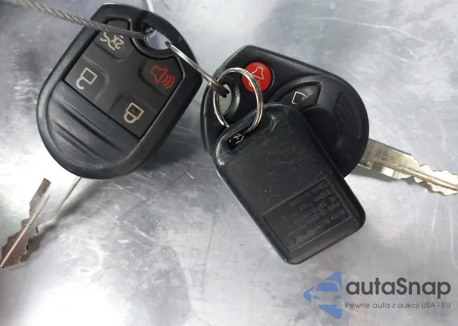 1FMCU9EG2CKB16428: 44046068