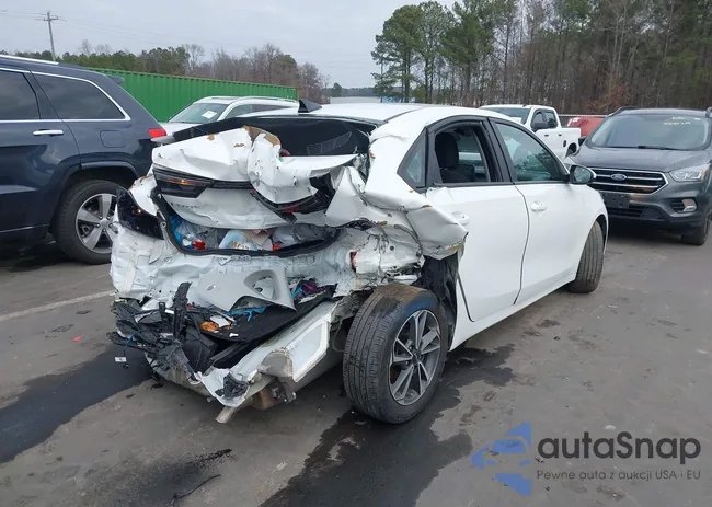 3KPF24AD8PE575946: 44046112