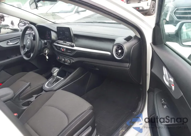 3KPF24AD8PE575946: 44046112