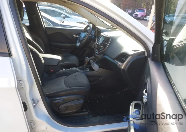 1C4PJLAB8EW148978: 44046194