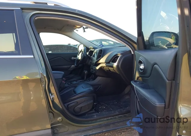 1C4PJLLBXKD165141: 44045391