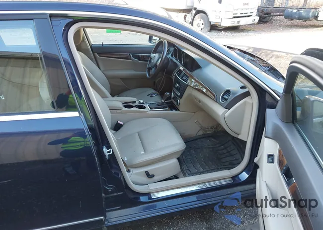 WDDGF4HB6CA610080: 44045408