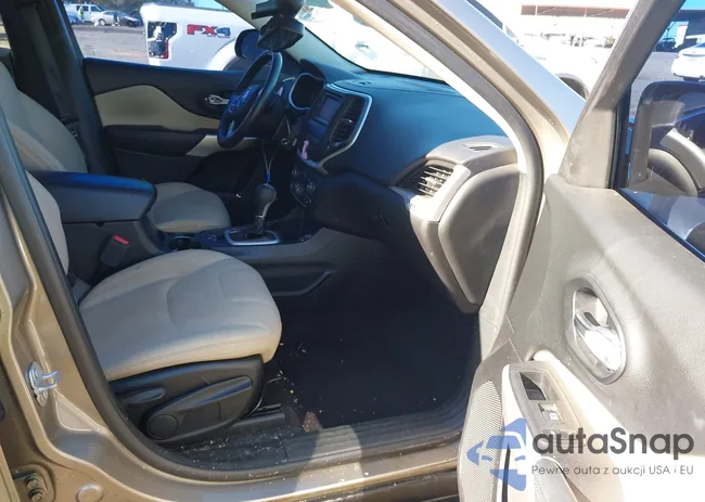 1C4PJLCB4HW662215: 44045425