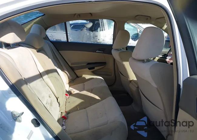 1HGCP26428A043664: 44046680