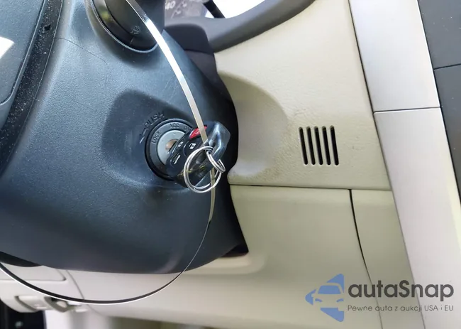 2T1BU4EE0DC002402: 44046798