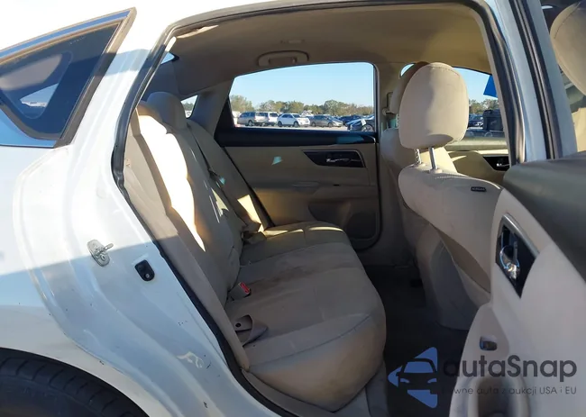 1N4AL3AP7EC281184: 44046922